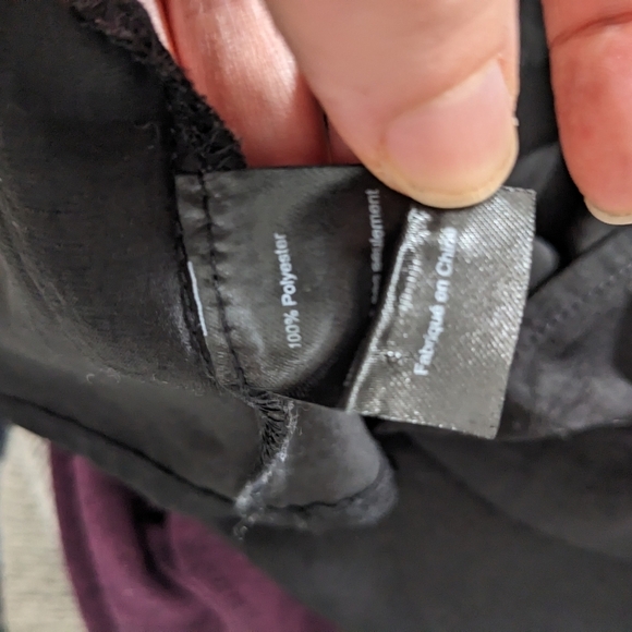 ASTR the Label Cowl Neck Sleeveless Satin Top black Medium @u - Picture 8 of 9